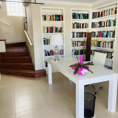 Olivia Holidayhouse * מספאלומס